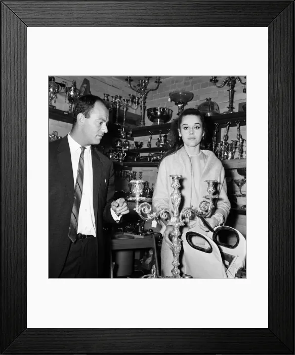 Framed Print : Actress Jane Fonda paid a visit to Langfords Galleries silver vaults in Chancery Framed Print : Actress Jane Fonda paid a visit to Langfords Galleries silver vaults in Chancery