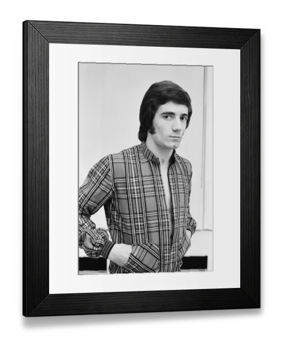 Framed Print : Liverpool footballer Kevin Keegan visits top London hairdresser Michael John for a new
