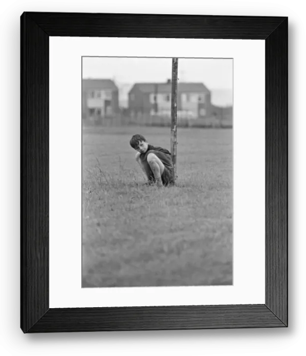 Framed Print : David Bradley, (aged 14) playing the part of Billy Casper, pictured with his Kestral Framed Print : David Bradley, (aged 14) playing the part of Billy Casper, pictured with his Kestral