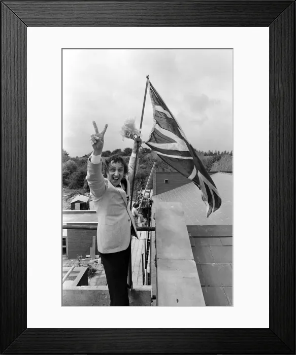 Framed Print : Ken Dodd at Clatterbridge Hospital, Birkenhead. 23rd May 1979 Framed Print : Ken Dodd at Clatterbridge Hospital, Birkenhead. 23rd May 1979