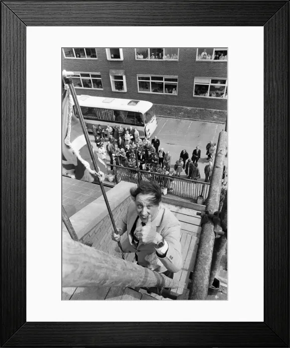 Framed Print : Ken Dodd at Clatterbridge Hospital, Birkenhead. 23rd May 1979
