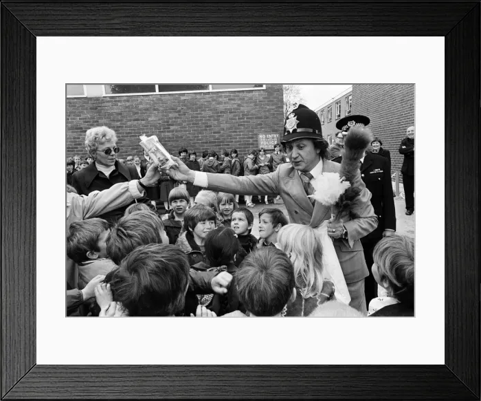Framed Print : Ken Dodd at a Liverpool Police Station. 7th June 1979