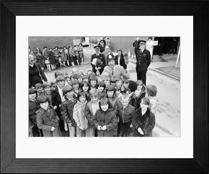 Framed Print : Ken Dodd at a Liverpool Police Station. 7th June 1979