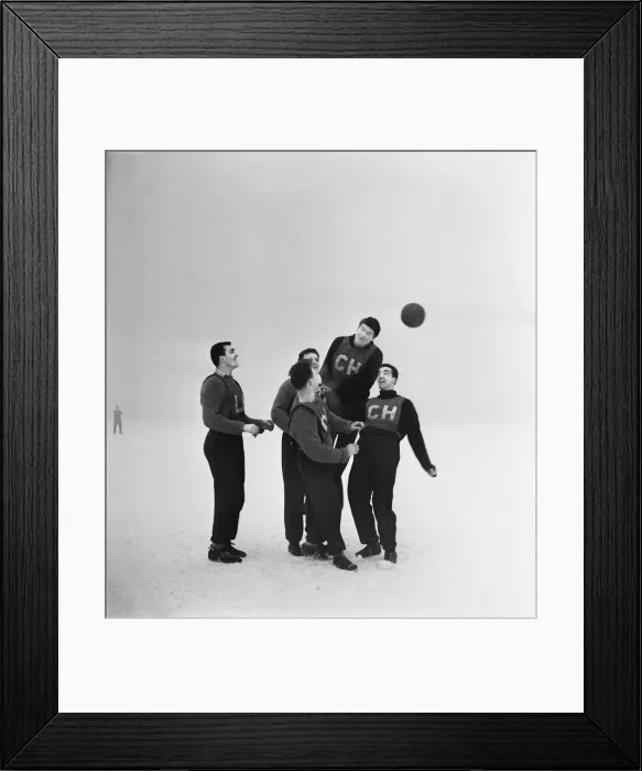 Framed Print : Liverpool Football club training session in the snow ahead of their FA Cup Third Round