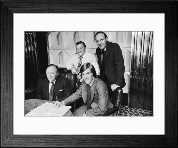 Framed Print : New Liverpool signing Kenny Dalglish with manager Bob Paisley at Anfield as he completes Framed Print : New Liverpool signing Kenny Dalglish with manager Bob Paisley at Anfield as he completes