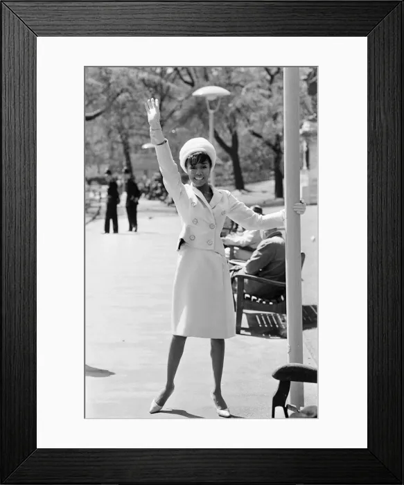 Framed Print : Diahann Carroll, American Singer and Actress, photo-call at Victoria Embankment Gardens Framed Print : Diahann Carroll, American Singer and Actress, photo-call at Victoria Embankment Gardens