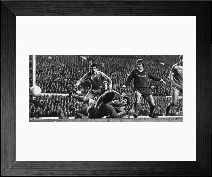 Framed Print : Milk Cup Semi Final Second Leg match at Anfield. Liverpool 1 v Manchester City 1 Framed Print : Milk Cup Semi Final Second Leg match at Anfield. Liverpool 1 v Manchester City 1