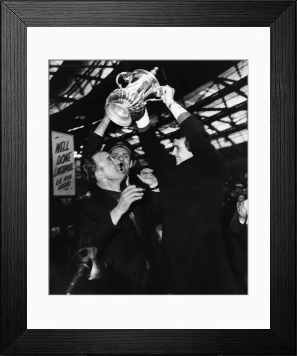 Framed Print : Liverpool football team parade the FA Cup trophy as they arrive back at Lime Street Framed Print : Liverpool football team parade the FA Cup trophy as they arrive back at Lime Street