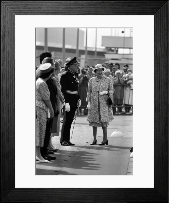 Framed Print : Queen Elizabeth II visits Port Sunlight as part of its 100th birthday celebrations