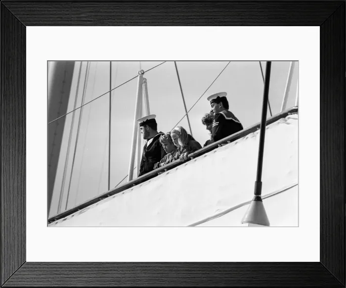 Framed Print : The Queen visits Port Sunlight as part of its 100th birthday celebrations Framed Print : The Queen visits Port Sunlight as part of its 100th birthday celebrations