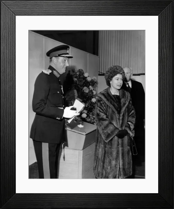 Framed Print : Queen Elizabeth II, opening the Langton River Entrance at Langton Dock System