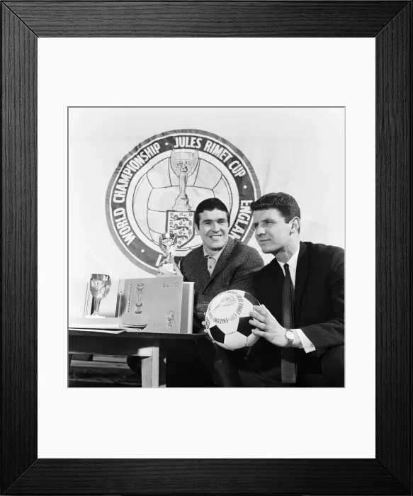 Framed Print : Liverpool football captain Ron Yeats and Brian Labone, captain of Merseyside rivals Framed Print : Liverpool football captain Ron Yeats and Brian Labone, captain of Merseyside rivals