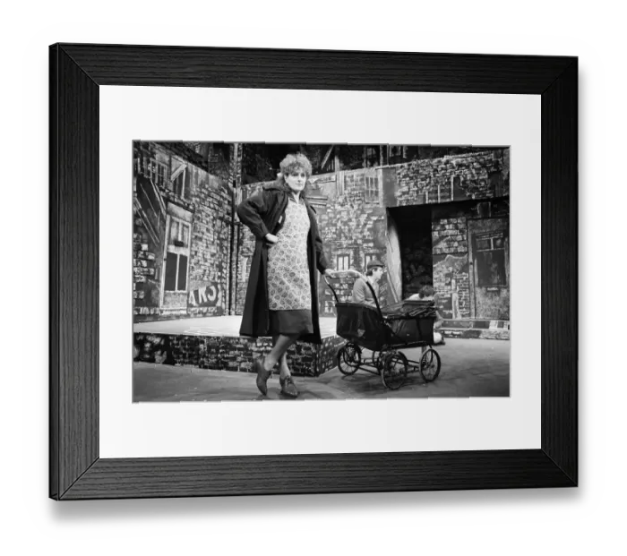 Framed Print : Photocall at the Playhouse Theatre in Liverpool before the opening of the original Framed Print : Photocall at the Playhouse Theatre in Liverpool before the opening of the original