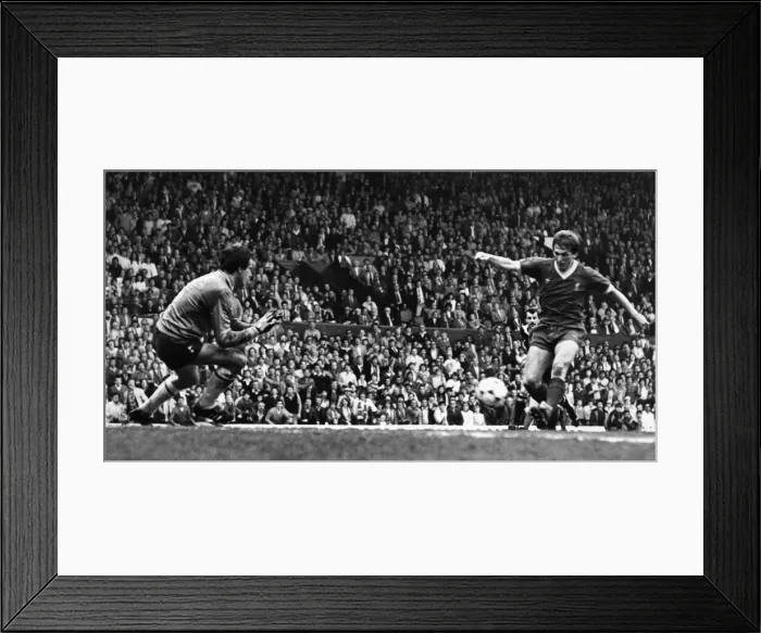 Framed Print : English League Division One match at Anfield. Liverpool defeat Tottenham Hotspur Framed Print : English League Division One match at Anfield. Liverpool defeat Tottenham Hotspur