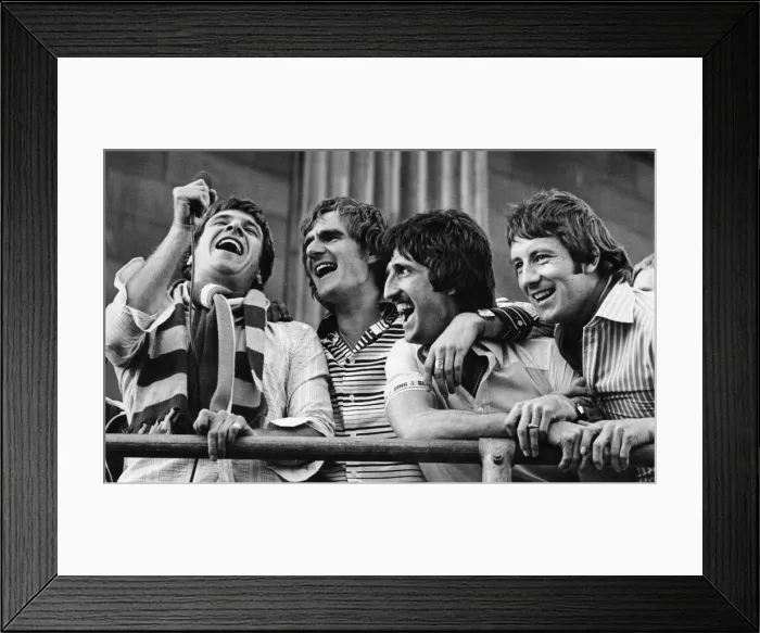 Framed Print : Liverpool footballers Emlyn Hughes, Phil Thompson, David Johnson