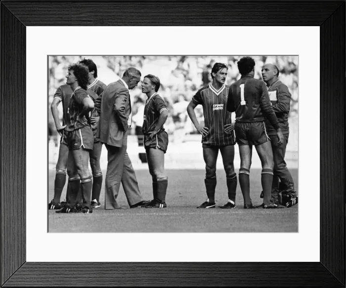 Framed Print : FA Charity Shield match at Wembley Stadium, London. Liverpool 0 v Manchester United Framed Print : FA Charity Shield match at Wembley Stadium, London. Liverpool 0 v Manchester United