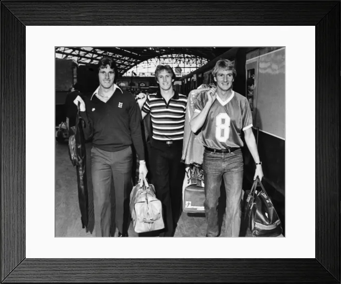 Framed Print : Liverpool footballers Ray Clemence, Phil Neal and Phil Thompson at Lime Street Station