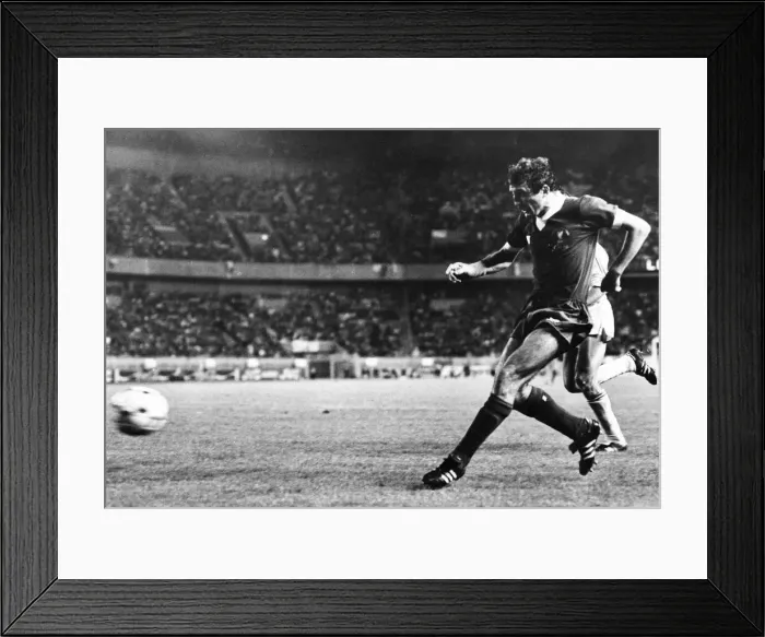 Framed Print : European Cup Final at the Parc Des Princes, Paris. Liverpool 1 v Real Madrid 0 Framed Print : European Cup Final at the Parc Des Princes, Paris. Liverpool 1 v Real Madrid 0