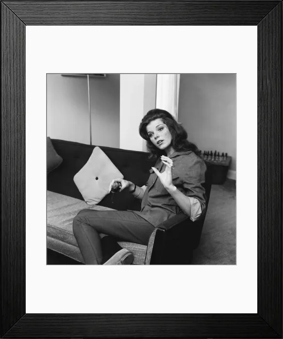 Framed Print : Samantha Eggar, British actress is interviewed by Donald Zec, Daily Mirror Journalist Framed Print : Samantha Eggar, British actress is interviewed by Donald Zec, Daily Mirror Journalist