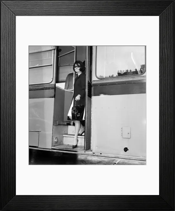 Framed Print : Sophia Loren arrives at London Airport after flying from Moscow where she won the Best Framed Print : Sophia Loren arrives at London Airport after flying from Moscow where she won the Best