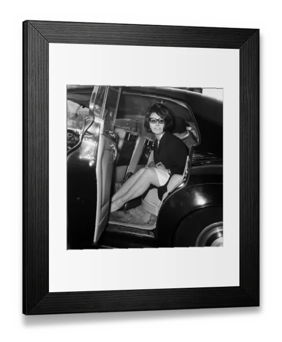 Framed Print : Sophia Loren arrives at London Airport after flying from Moscow where she won the Best