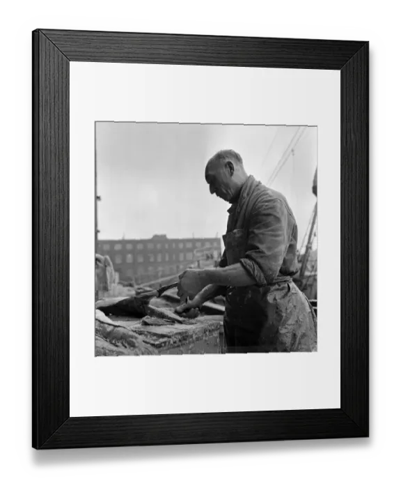 Framed Print : King George Dock, Hull. Mr Harry Kelsey (51) in the fishing docks. March 1965 Framed Print : King George Dock, Hull. Mr Harry Kelsey (51) in the fishing docks. March 1965