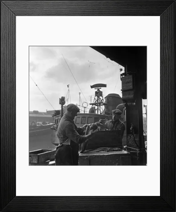 Framed Print : King George Dock, Hull. Mr Harry Kelsey (51, right) and Mr J Watson (49, left) Framed Print : King George Dock, Hull. Mr Harry Kelsey (51, right) and Mr J Watson (49, left)