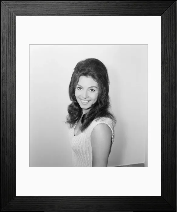 Framed Print : Rosanna Schiaffino, Italian actress, is interviewed by Mirror Journalist Donald Zec Framed Print : Rosanna Schiaffino, Italian actress, is interviewed by Mirror Journalist Donald Zec