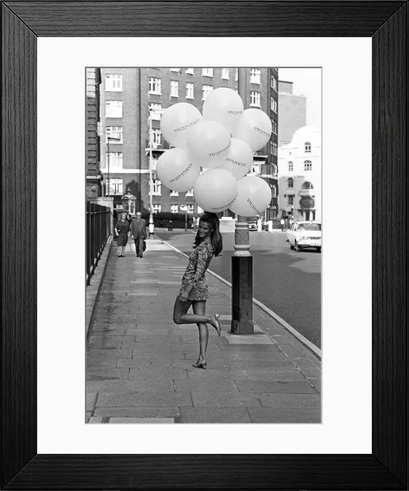 Framed Print : Charlotte Rampling opens the Jump Ahead'boutique. 15th June 1967 Framed Print : Charlotte Rampling opens the Jump Ahead'boutique. 15th June 1967