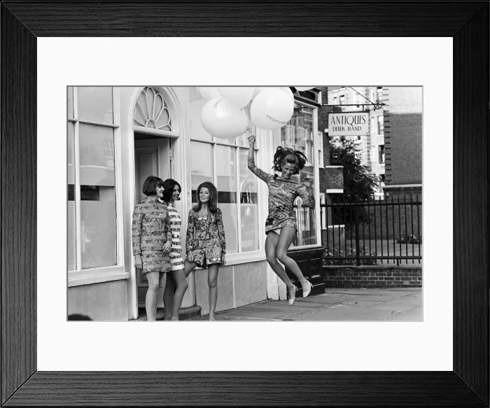 Framed Print : Charlotte Rampling opens the Jump Ahead'boutique. 15th June 1967 Framed Print : Charlotte Rampling opens the Jump Ahead'boutique. 15th June 1967