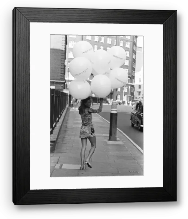 Framed Print : Charlotte Rampling opens the Jump Ahead'boutique. 15th June 1967 Framed Print : Charlotte Rampling opens the Jump Ahead'boutique. 15th June 1967