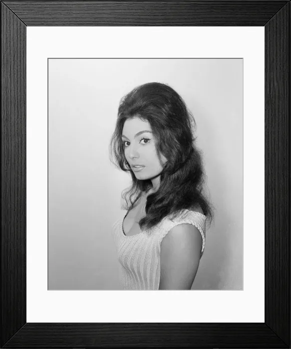 Framed Print : Rosanna Schiaffino, Italian actress, is interviewed by Mirror Journalist Donald Zec Framed Print : Rosanna Schiaffino, Italian actress, is interviewed by Mirror Journalist Donald Zec