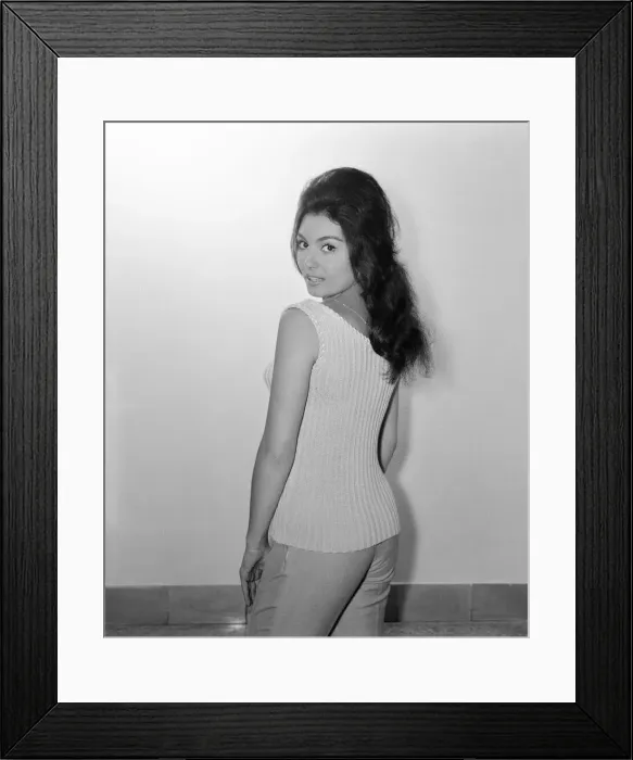 Framed Print : Rosanna Schiaffino, Italian actress, is interviewed by Mirror Journalist Donald Zec Framed Print : Rosanna Schiaffino, Italian actress, is interviewed by Mirror Journalist Donald Zec