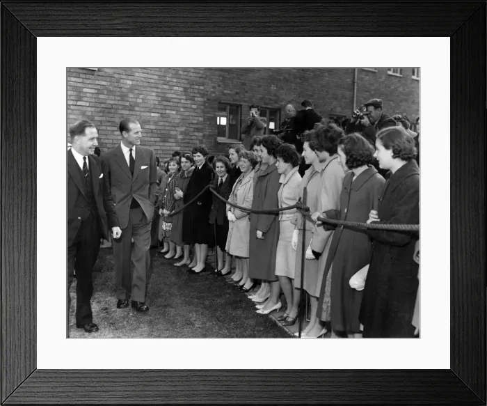 Framed Print : Prince Philip, Duke of Edinburgh visits Liverpool. Girls who attend Childwall Hall County