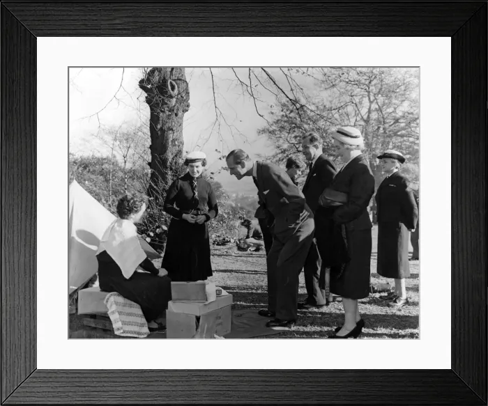 Framed Print : Prince Philip, Duke of Edinburgh visits Liverpool. In the grounds of Childwall County Framed Print : Prince Philip, Duke of Edinburgh visits Liverpool. In the grounds of Childwall County