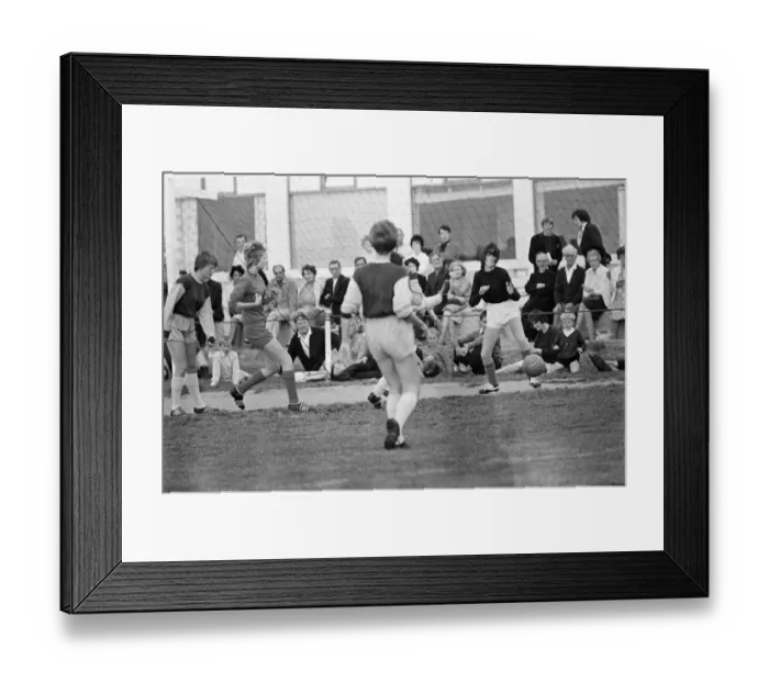 Framed Print : Ladies football match. Southampton Ladies v Beecham Belles from Berkshire Framed Print : Ladies football match. Southampton Ladies v Beecham Belles from Berkshire