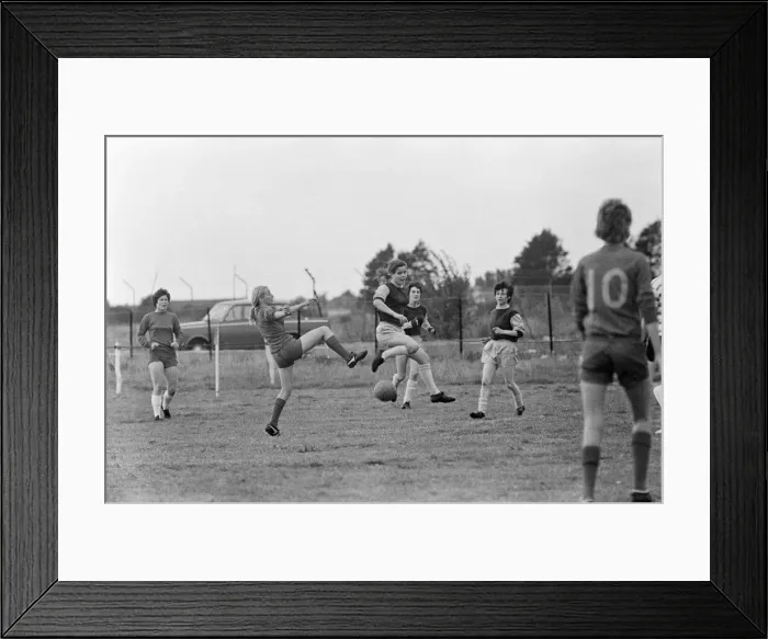 Framed Print : Ladies football match. Southampton Ladies v Beecham Belles from Berkshire Framed Print : Ladies football match. Southampton Ladies v Beecham Belles from Berkshire