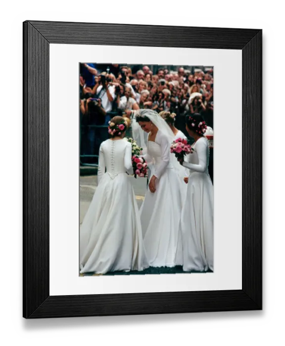 Framed Print : The wedding of Lady Sarah Armstrong-Jones daughter of The Princess Margaret Framed Print : The wedding of Lady Sarah Armstrong-Jones daughter of The Princess Margaret