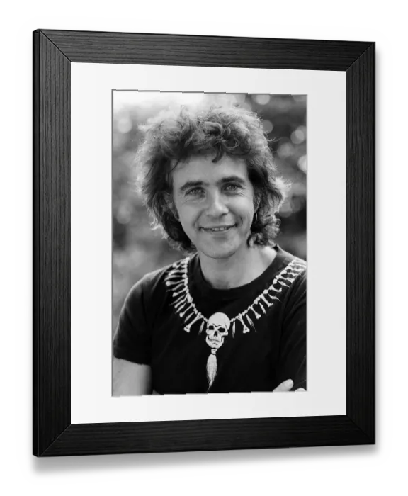 Framed Print : Singer and Actor David Essex. 30th August 1983 Framed Print : Singer and Actor David Essex. 30th August 1983