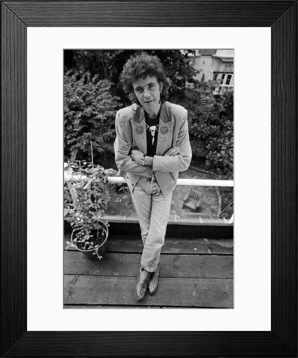 Framed Print : Singer and Actor David Essex. 30th August 1983 Framed Print : Singer and Actor David Essex. 30th August 1983