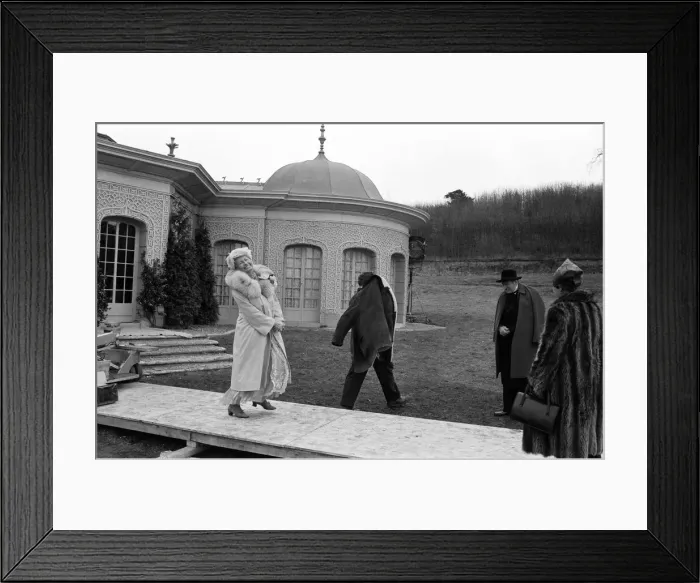 Framed Print : Sophia Loren during the filming of Lady L'at Castle Howard Framed Print : Sophia Loren during the filming of Lady L'at Castle Howard