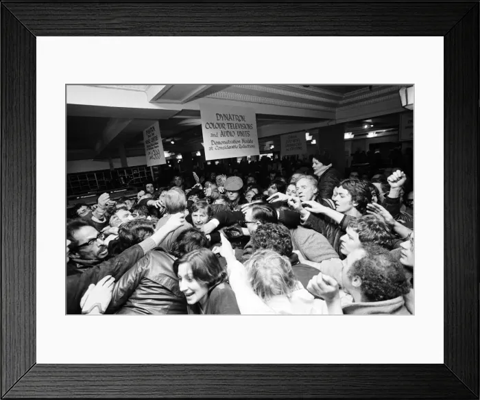 Framed Print : Fighting crowds at Harrods today. Shortly after 9am an estimated 400 people fought in Framed Print : Fighting crowds at Harrods today. Shortly after 9am an estimated 400 people fought in