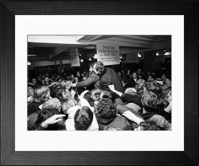 Framed Print : Fighting crowds at Harrods today. Shortly after 9am an estimated 400 people fought in Framed Print : Fighting crowds at Harrods today. Shortly after 9am an estimated 400 people fought in
