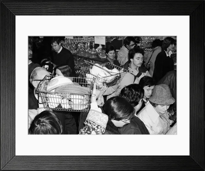 Framed Print : Harrods sale gets underway in Knightsbridge, London. A free-for-all in the crookery Framed Print : Harrods sale gets underway in Knightsbridge, London. A free-for-all in the crookery
