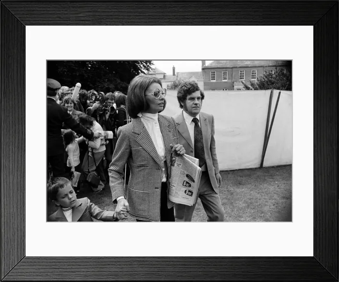 Framed Print : Sophia Loren and her son, Carlo Ponti Jr. visit the West Midlands Safari Park at Bewdley Framed Print : Sophia Loren and her son, Carlo Ponti Jr. visit the West Midlands Safari Park at Bewdley