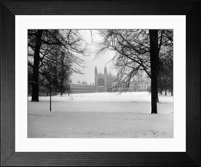 Framed Print : Kings College Chapel seen under a dusting of snow. Cambridge, Cambridgeshire Framed Print : Kings College Chapel seen under a dusting of snow. Cambridge, Cambridgeshire