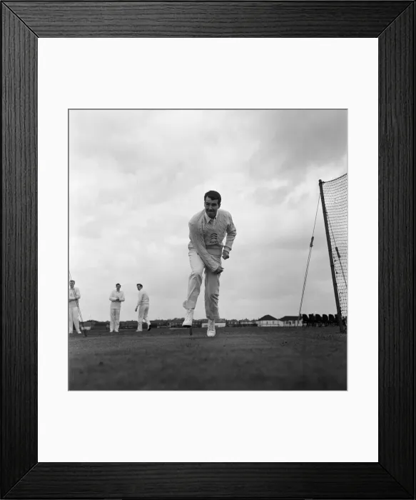 Framed Print : Essex Cricket Team Photocall at the Old Blue Rugby Football Club, Fairlop, Essex Framed Print : Essex Cricket Team Photocall at the Old Blue Rugby Football Club, Fairlop, Essex