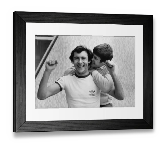Framed Print : Liverpool pair Ray Kennedy and Emlyn Hughes. Circa February 1977 Framed Print : Liverpool pair Ray Kennedy and Emlyn Hughes. Circa February 1977