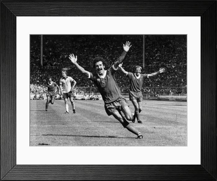 Framed Print : FA Charity Shield match at Wembley Stadium. Liverpool 3 v Arsenal 1 Framed Print : FA Charity Shield match at Wembley Stadium. Liverpool 3 v Arsenal 1