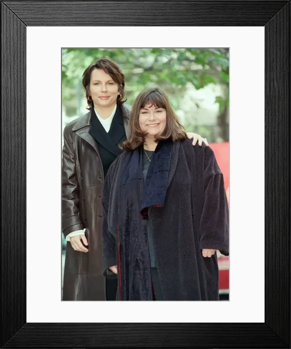 Framed Print : Jennifer Saunders and Dawn French aka comedy duo French and Saunders. 25th October 1993 Framed Print : Jennifer Saunders and Dawn French aka comedy duo French and Saunders. 25th October 1993